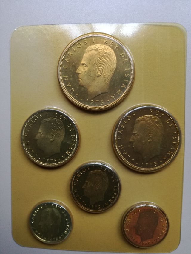 Estuches monedas Franco 1975 y Juan Carlos 1976.