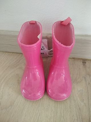 Botas de agua para bebe. numero 20 con etiqueta de segunda mano por 5 EUR  en Conil de la Frontera en WALLAPOP