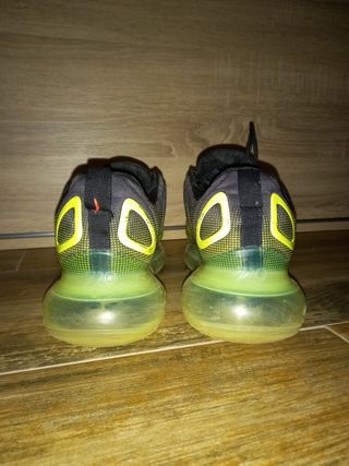 Nike air max 720 de segunda mano por 25 EUR en Puertollano en WALLAPOP