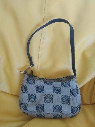 Bolso de mano Loewe original de segunda mano por 250 EUR en Granada en  WALLAPOP