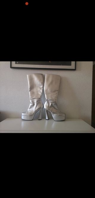 Botas de plataforma plateadas de segunda mano por 19,99 EUR en Madrid en  WALLAPOP