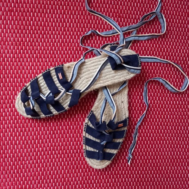 Alpargatas de tiras de piel 