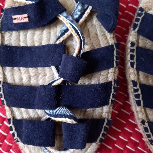 Alpargatas de tiras de piel 