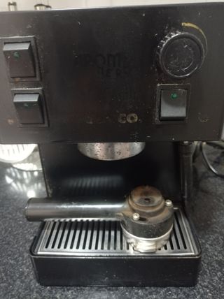 Cafetera saeco para despiece o para reparar de segunda mano por 30 EUR en  Barcelona en WALLAPOP