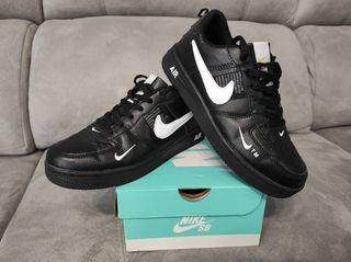 Zapatillas NIKE Air Force 1 Negras | Foot on Mars