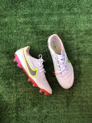 BOTAS FUTBOL NIKE TIEMPO 42 de segunda mano por 135 EUR en Garrucha en  WALLAPOP
