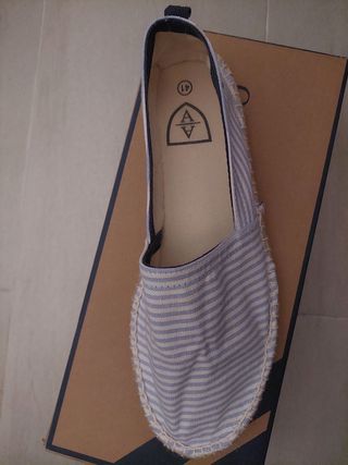 Alpargatas Álvaro Moreno de segunda mano por 20 EUR en San Fernando Naval  en WALLAPOP