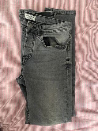 Pantalones vaqueros hombre Pull\u0026amp;Bear de segunda mano por 8 EUR en  Málaga en WALLAPOP