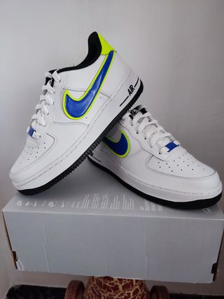 Nike air force 1 \\'07 , talla 38.5 de segunda mano por 130 EUR en Elche en  WALLAPOP