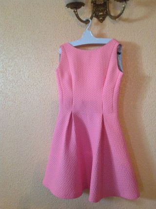 Vestido Green coast talla 36 de segunda mano por 20 EUR en Villa del Prado  en WALLAPOP