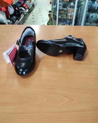 Zapatos de Tacón Infantiles de Baile de segunda mano por 15 EUR en O Rosal  en WALLAPOP