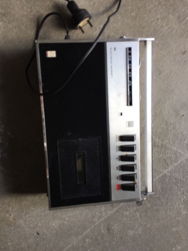 Radio cassette antiguo INGRA de segunda mano por 15 EUR en Bargas en