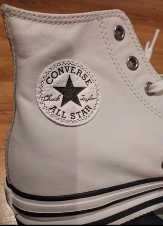Converse Plataforma blancas polipiel de segunda mano por 55 EUR en  Salvaleón en WALLAPOP