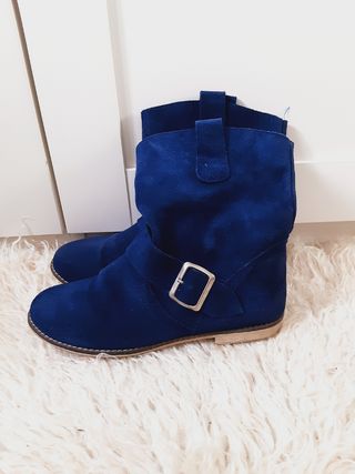 Botines azules piel de segunda mano por 25 EUR en Premià de Mar en WALLAPOP