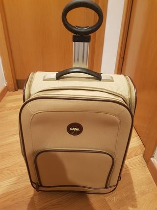 Maleta de 12kg de segunda mano por 15 EUR en Barcelona en WALLAPOP