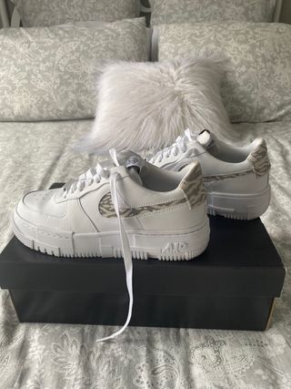 Nike air force 1 Pixel talla 37.5 de segunda mano por 90 EUR en Bilbao en  WALLAPOP