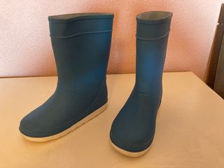 Botas de agua de niño Katiuskas Tribord talla 20 de segunda mano por 4 EUR  en Torrejón de Ardoz en WALLAPOP