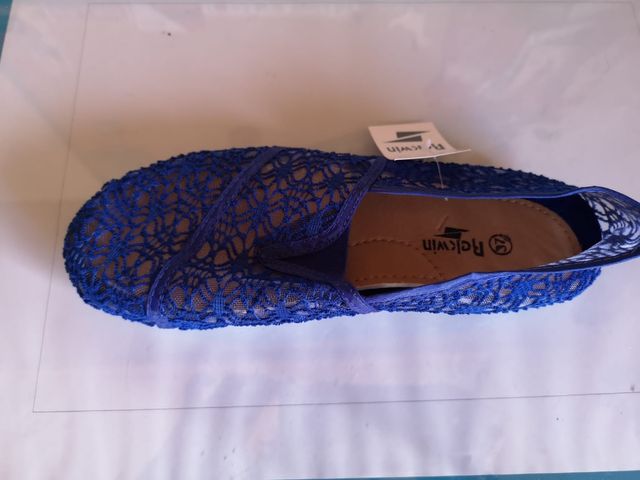 Alpargatas tejidas de malla azules. Talla 37