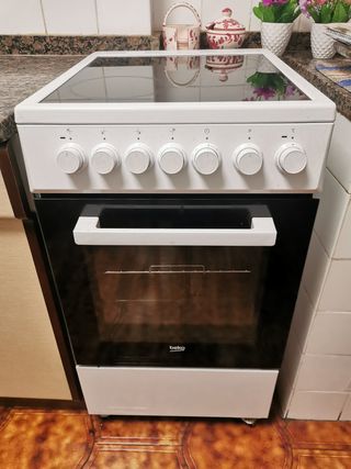 Vitro y horno cocina de segunda mano por 200 EUR en Bilbao en WALLAPOP