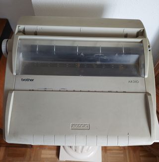 Máquina escribir eléctrica de segunda mano por 20 EUR en Valencia en  WALLAPOP