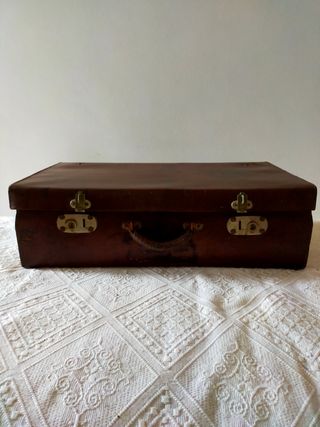 Maleta antigua de segunda mano por 50 EUR en Pontevedra en WALLAPOP