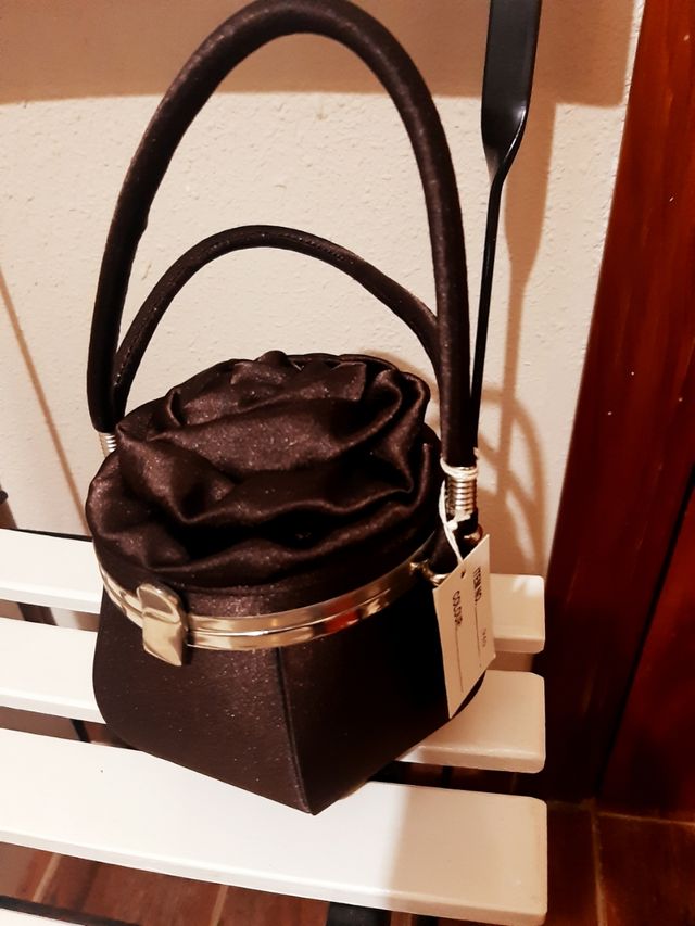 Bolso Marron Tapadera Forma de Rosa