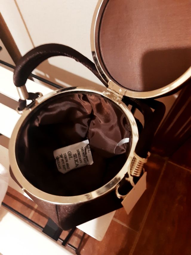 Bolso Marron Tapadera Forma de Rosa