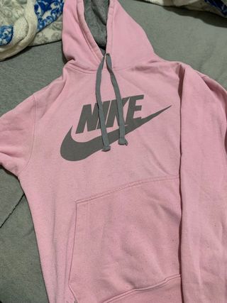 Sudadera Nike rosa de segunda mano por 10 EUR en Balos en WALLAPOP