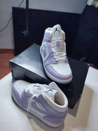 Air Jordan lilas de segunda mano por 70 EUR en Avilés en WALLAPOP