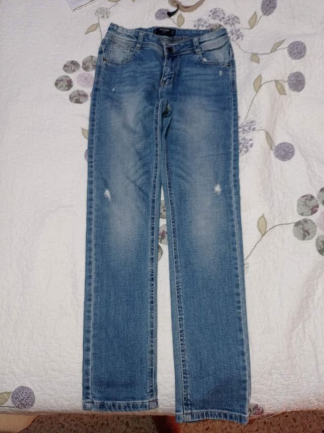 Vaquero niña, marca Mango.