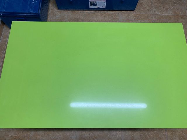 MESA ALUMINIO Y SILESTONE VERDE FUN