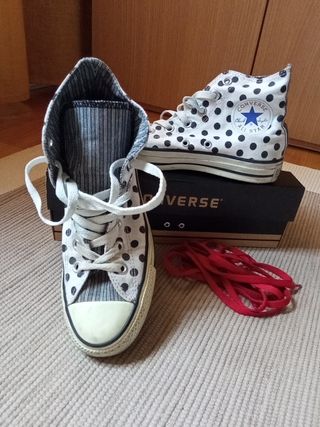 Converse topos de segunda mano por 20 EUR en Os Coiñas en WALLAPOP