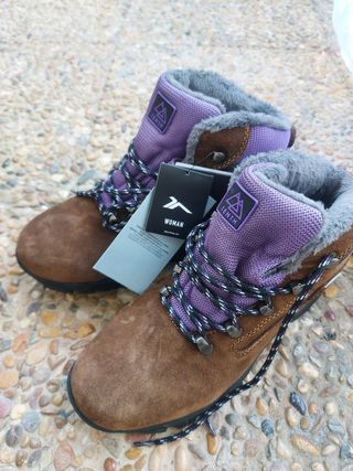 Botas de Montaña Tenth Decimas de segunda mano por 42 EUR en Jaca en  WALLAPOP