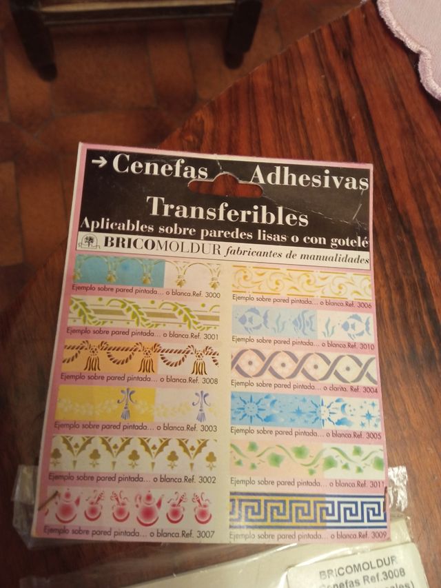 Cenefas autoadhesivas antiguas