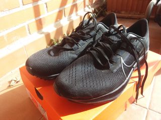 Nike air zoom pegasus 38 (negro)- Talla 43 de segunda mano por 50 EUR en  Errenteria de Vizcaya en WALLAPOP