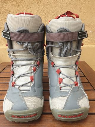 Botas snowboard Salomón 40 2\\/3 de segunda mano por 20 EUR en El Perelló de  Tarragona en WALLAPOP