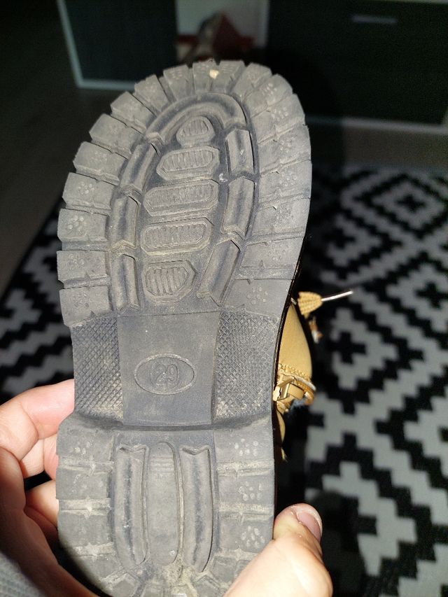 lote de botas y zapatillas