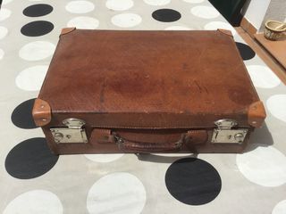 Maleta rígida de piel antigua de segunda mano por 28 EUR en Sabadell en  WALLAPOP