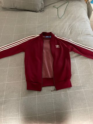Chaqueta Adidas Originals color burdeos de segunda mano por 35 EUR en Pico  Viento en WALLAPOP