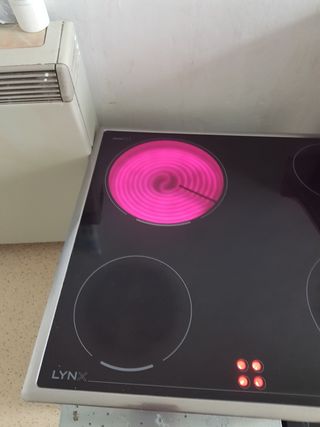Vitrocerámica y horno de segunda mano por 150 EUR en Salamanca en WALLAPOP