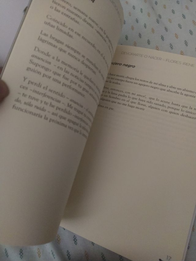 Devorarte o nacer Flores Irene poesía