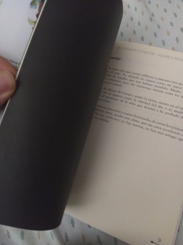 Devorarte o nacer Flores Irene poesía