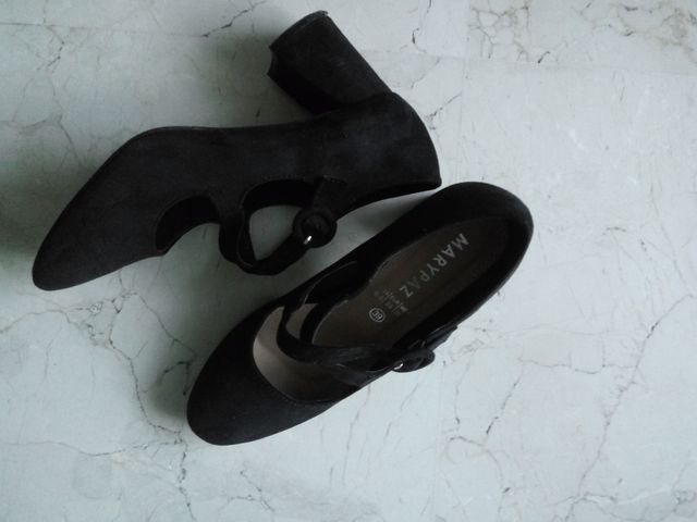 zapatos negros Maripaz