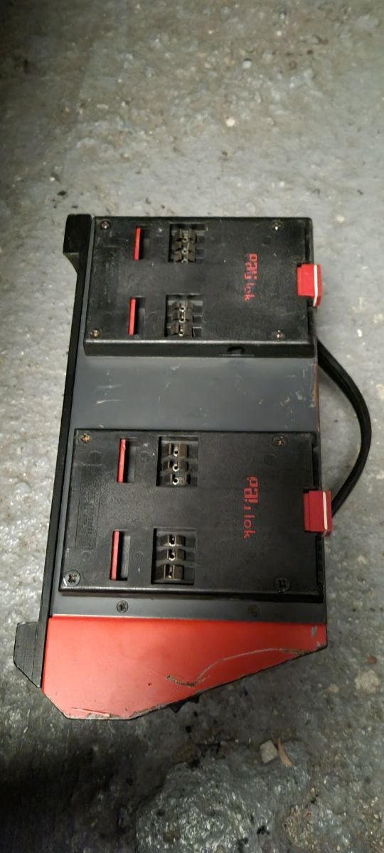 CARGADOR Baterías PAG LOG