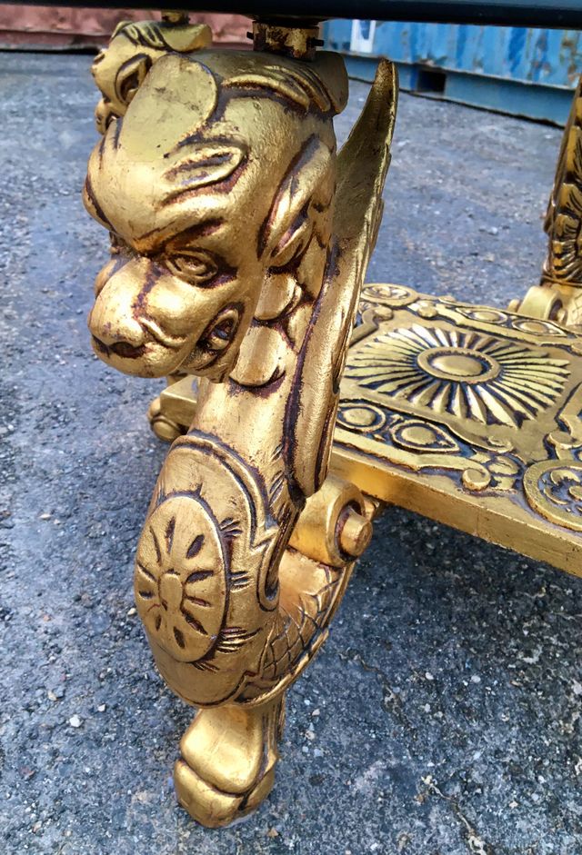 2 MESAS BAJAS CRISTAL CON DRAGONES ESTILO ORIENTAL