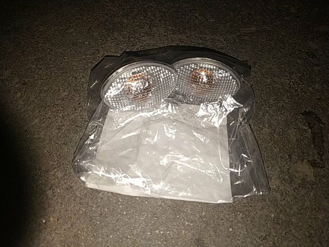 se vende dos intermitentes de aleta