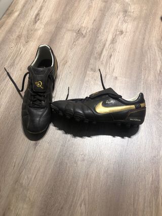 Bambas de futbol ronaldinho 10 de segunda mano por 30 EUR en Santa Coloma  de Gramenet en WALLAPOP