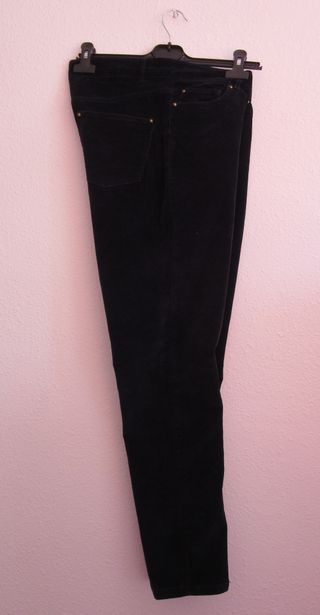 Pantalón de pana azul marino de Carrefour de segunda mano por 12 EUR en  Zaragoza en WALLAPOP