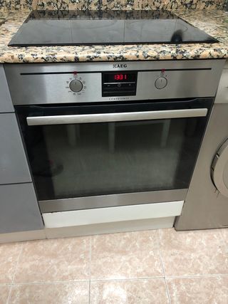 Horno AEG de segunda mano por 50 EUR en Ameiro Longo en WALLAPOP