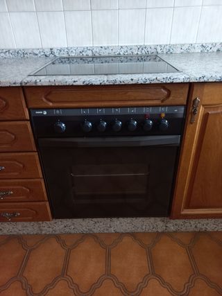 Conjunto vitrocerámica y horno Fagor de segunda mano por 150 EUR en Perillo  en WALLAPOP
